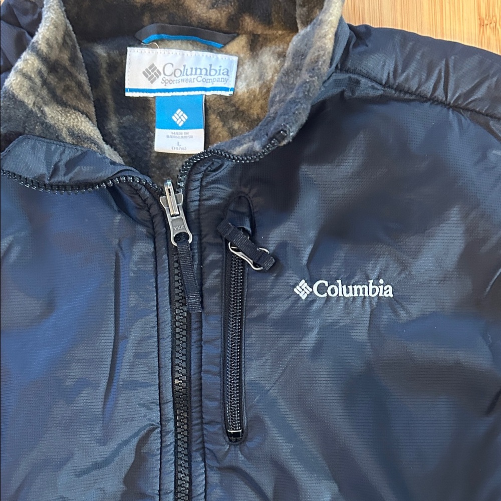 Columbia Black and Camouflage Outdoor Jacket - Picture 2 of 4